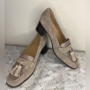 NYDJ~Classic~Taupe~Suede Leather~Loafer~Playful Tassel Accent~Block Heel~Size 8